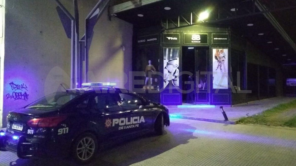 El robo ocurrió minutos antes de las 22 del miércoles en plena peatonal San Martín.&nbsp;