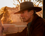 Durante la charla con el pequeño Rafa en Cry Macho, Clint Eastwood dice: Solía ser muchas cosas, que ahora no soy en una de sus películas más humanas y transparentes. Durante la charla con el pequeño Rafa en Cry Macho, Clint Eastwood dice: Solía ser muchas cosas, que ahora no soy en una de sus películas más humanas y transparentes.