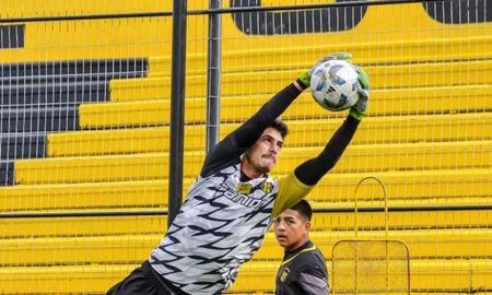 El arquero Mauricio Nievas sufrió un paro cardíaco en pleno entrenamiento de Deportivo Madryn. El arquero Mauricio Nievas sufrió un paro cardíaco en pleno entrenamiento de Deportivo Madryn.