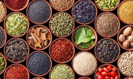 La gran variedad de especias es sumamente importante y esencial ir alternándolas en la cocina diaria La gran variedad de especias es sumamente importante y esencial ir alternándolas en la cocina diaria