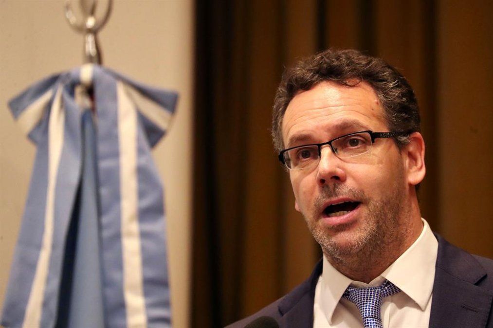 Elúltimo titular del Central en el Gobierno de Mauricio Macri disertóen una conferencia organizada por la Bolsa de Comercio de Córdoba.