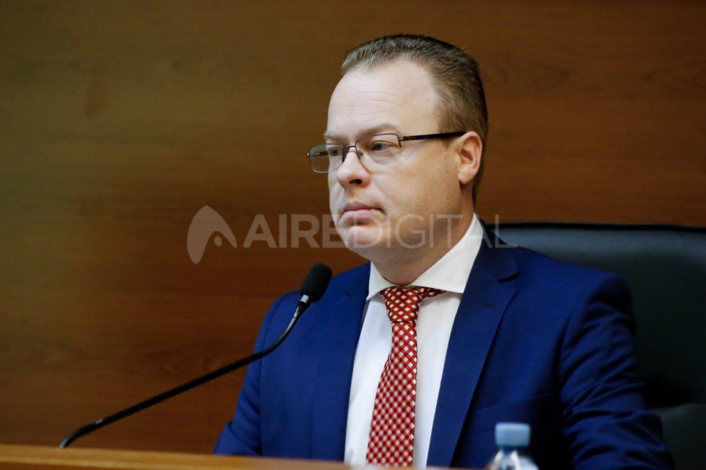 Para un juez, portar un arma de fuego sin permiso en un barrio periférico “no resulta irrazonable”