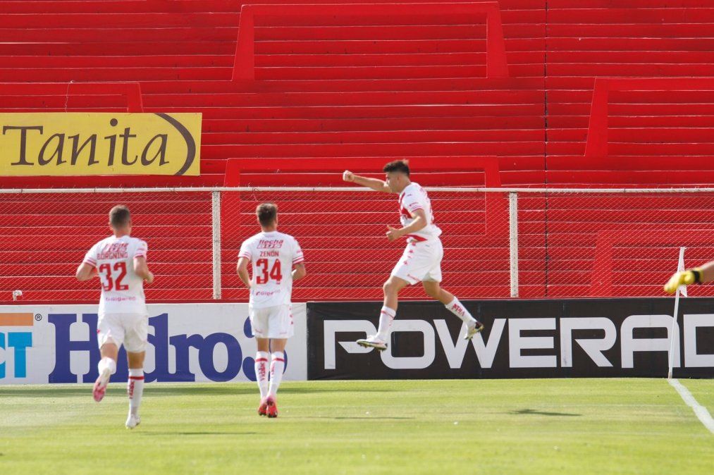 Unión derrotó 1-0 a Argentinos Juniors y sigue escalando posiciones en el Torneo de la Liga Profesional.