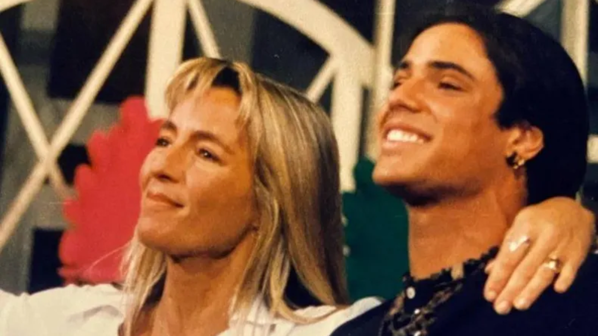 Luciano Castro junto a Cris Morena. Luciano Castro junto a Cris Morena. 