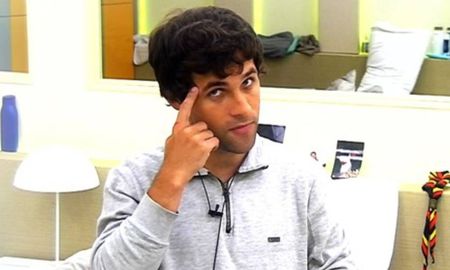 Agustín Guardis fue acusado de cochino y degenerado por masturbarse en Gran Hermano. Agustín Guardis fue acusado de cochino y degenerado por masturbarse en Gran Hermano.