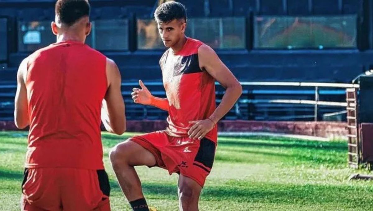 Franco Déboli marcó el gol de Colón