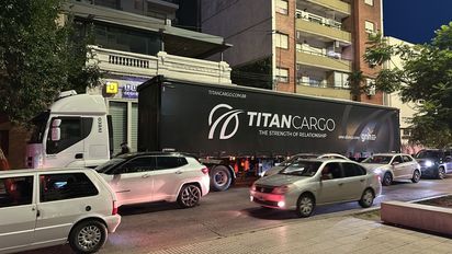 Tránsito complicado en Santa Fe: un camión se rompió y quedó detenido en pleno Bulevar Gálvez