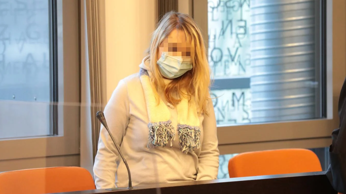 La mujer fue condenada a prisión perpetua. La mujer fue condenada a prisión perpetua.