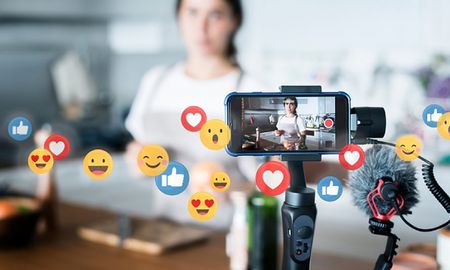 El Senado estudia la regularización de la actividad de los influencers en Argentina. El Senado estudia la regularización de la actividad de los influencers en Argentina.