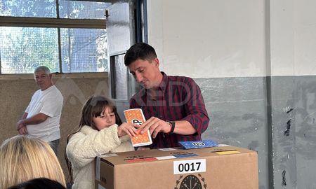Paco Garibaldi emitió su voto en la escuela Manuel Belgrano. Paco Garibaldi emitió su voto en la escuela Manuel Belgrano.