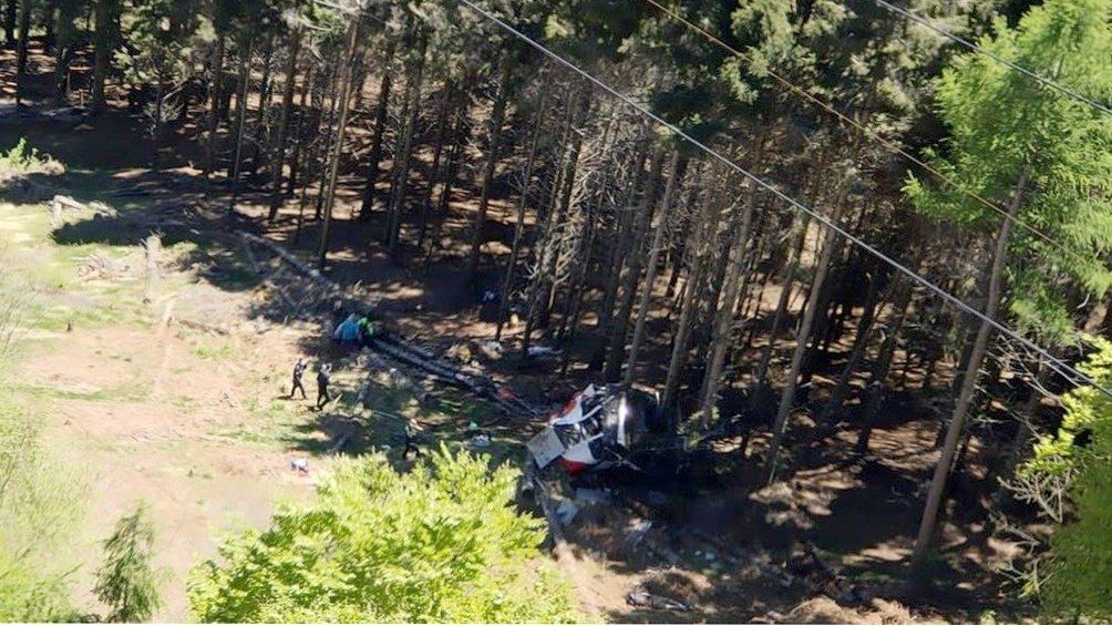 El accidente, ocurrido a 300 metros de la cumbre, se debió a la rotura de un cable.