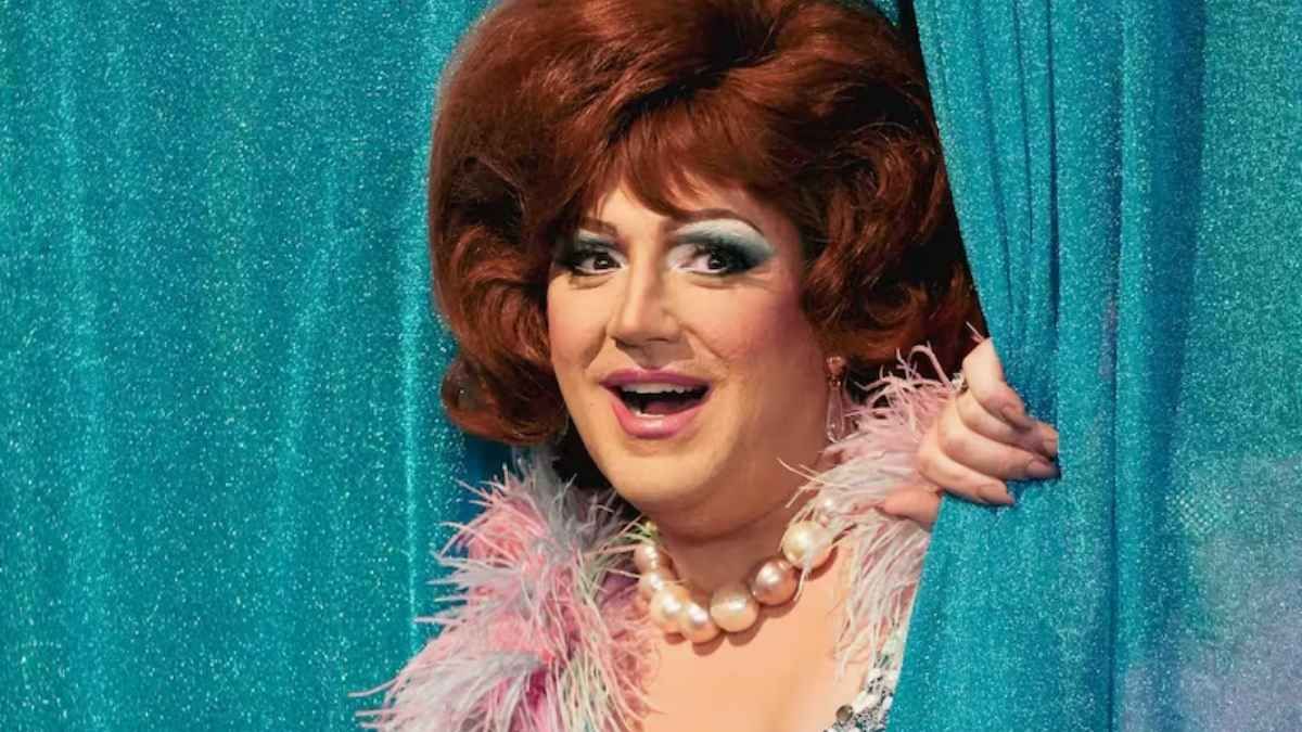 Damián Betular se transforma en Edna Turnblad