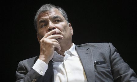 El exmandatario usó sus redes para denunciar la situación en Ecuador. El exmandatario usó sus redes para denunciar la situación en Ecuador.