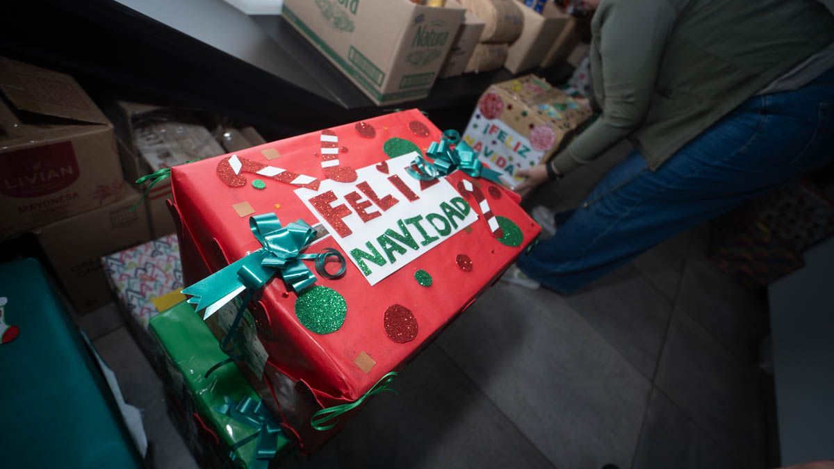 Con cada caja que llega