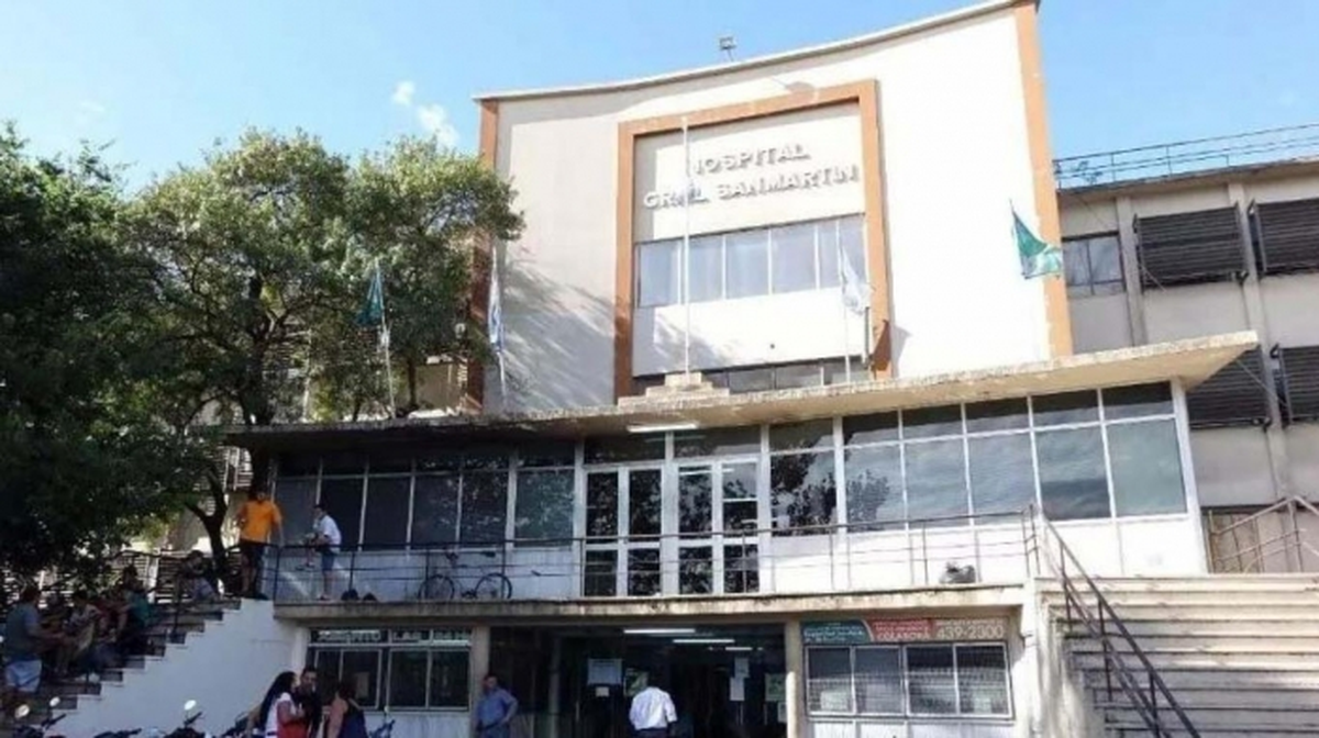 El hecho ocurrió en la sede de Control Urbano de La Plata y fue trasladado de urgencia al hospital San Martín.