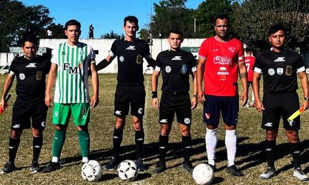 Ciclón Norte e Independiente, uno de los partidos de la fecha de la Liga Santaafesina de Fútbol. Foto: Prensa Independiente. Ciclón Norte e Independiente, uno de los partidos de la fecha de la Liga Santaafesina de Fútbol. Foto: Prensa Independiente.