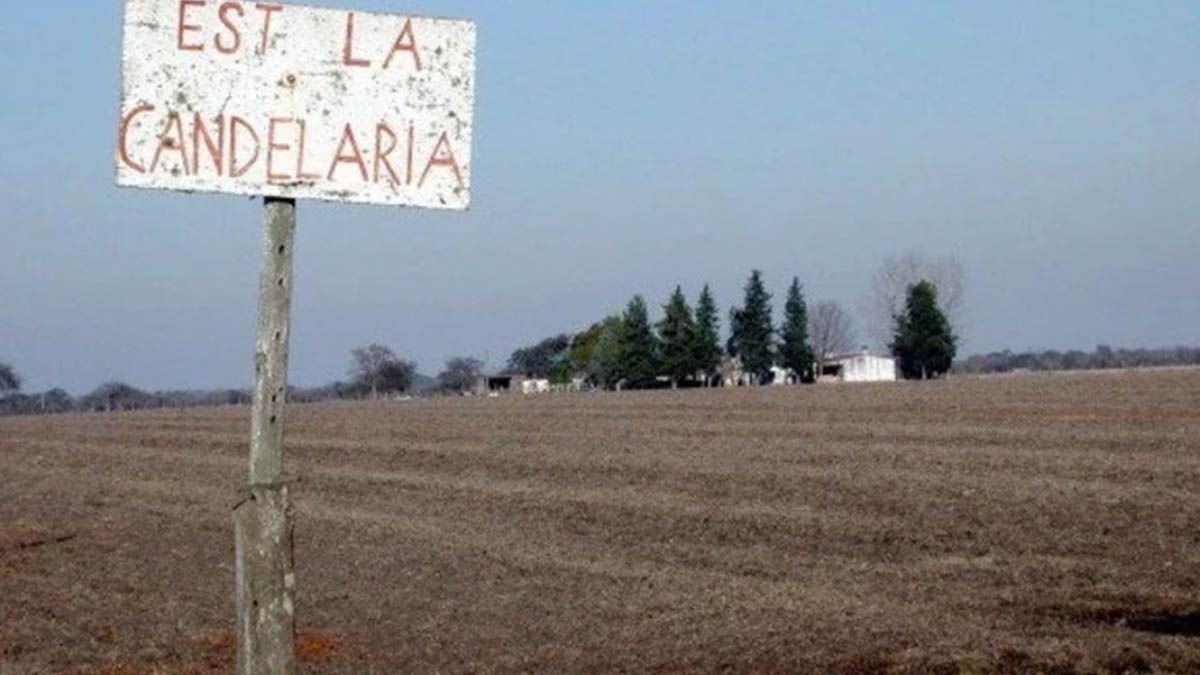 La estancia "La Candelaria", de alrededor de 500 hectáreas, se ubica en el pueblo de Crucecita Séptima, a 50 kilómetros de Paraná, y pertenecía a Alfonso Goette.