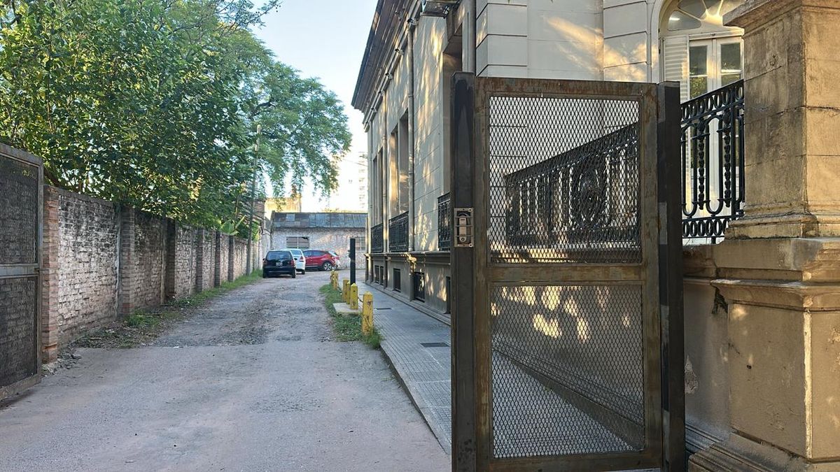 Los involucrados intentaron ingresar por la zona del patio del Ministerio de Trabajo.