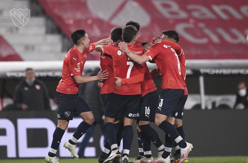 colon-cayo-atenuantes-frente-independiente-y-lleva-tres-partidos-victorias-el-torneo-la-liga-profesi