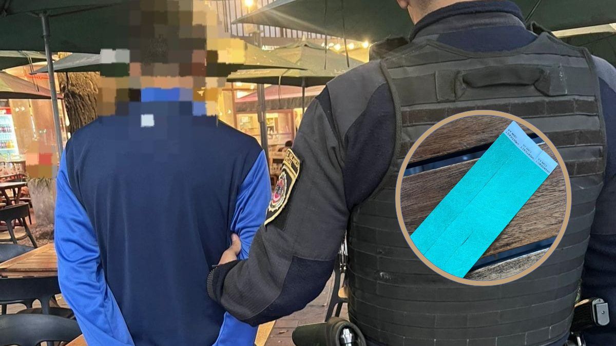 Una persona fue detenida por la policía tras andar ofreciendo entradas para uno de los partidos de los octavos de final.