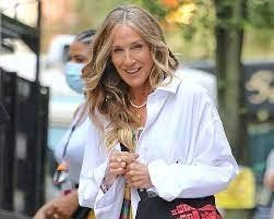 Sarah Jessica Parker se anima a lucir las canas.
