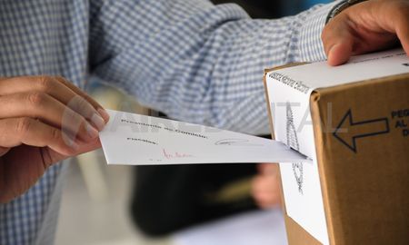 El oficialismo aspira a obtener dictamen en la reunión de Asuntos Constitucionales este miércoles desde las 15, para poder debatir ese proyecto en el recinto de sesiones la próxima semana El oficialismo aspira a obtener dictamen en la reunión de Asuntos Constitucionales este miércoles desde las 15, para poder debatir ese proyecto en el recinto de sesiones la próxima semana