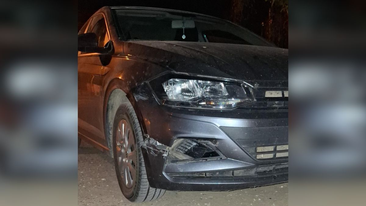 Desde un acoplado, un individuo lanz&oacute; un adoqu&iacute;n que da&ntilde;&oacute; completamente la &oacute;ptica antiniebla del veh&iacute;culo de Anal&iacute;a.