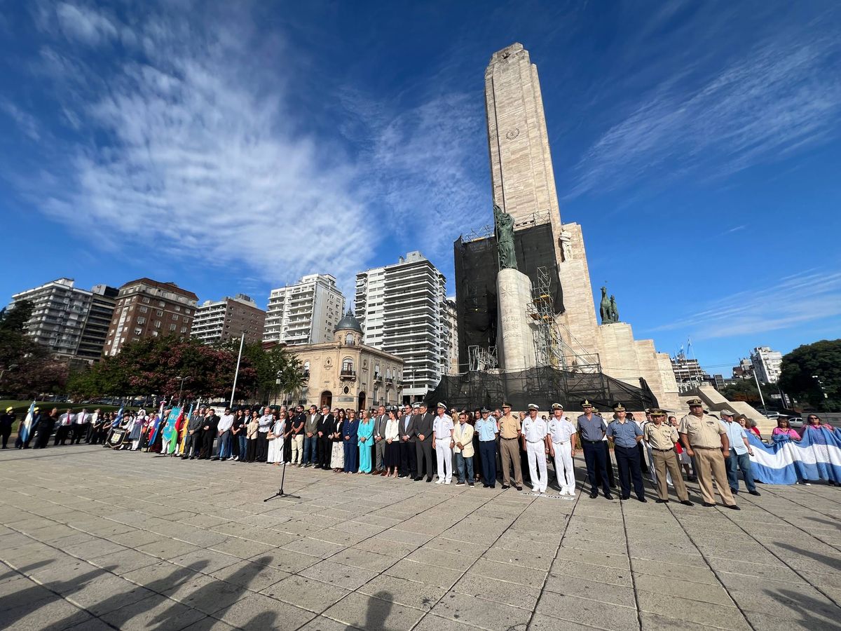 Pablo Javkin presidi&oacute; el acto por el aniversario de la bandera en Rosario este 27 de febrero.