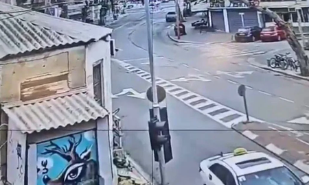 Un misil con submuniciones cayó en el centro de Israel durante la madrugada, activó las sirenas antiaéreas y dejó daños materiales y heridos. Un misil con submuniciones cayó en el centro de Israel durante la madrugada, activó las sirenas antiaéreas y dejó daños materiales y heridos.