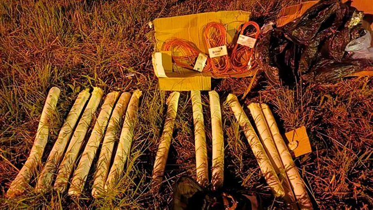 Los explosivos que encontró la Policía Nacional de Paraguay. Foto: Infobae