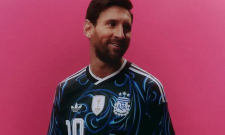 Se presentó la camiseta alternativa de la Selección Argentina para el Mundial 2026. Se presentó la camiseta alternativa de la Selección Argentina para el Mundial 2026.