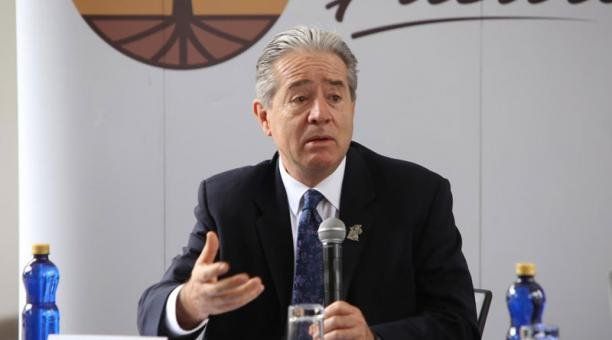 El ministro de Salud, Juan Carlos Zevallos, dijo este 25 de febrero del 2021 que dos millones de vacunas contra el covid-19 de Sinovac llegarán al país Este contenido ha sido publicado originalmente por Diario EL COMERCIO en la siguiente dirección:https://www.elcomercio.com/actualidad/vacunas-covid19-sinovac-china-ecuador.html. Si está pensando en hacer uso del mismo, por favor, cite la fuente y haga un enlace hacia la nota original de donde usted ha tomado este contenido. ElComercio.com