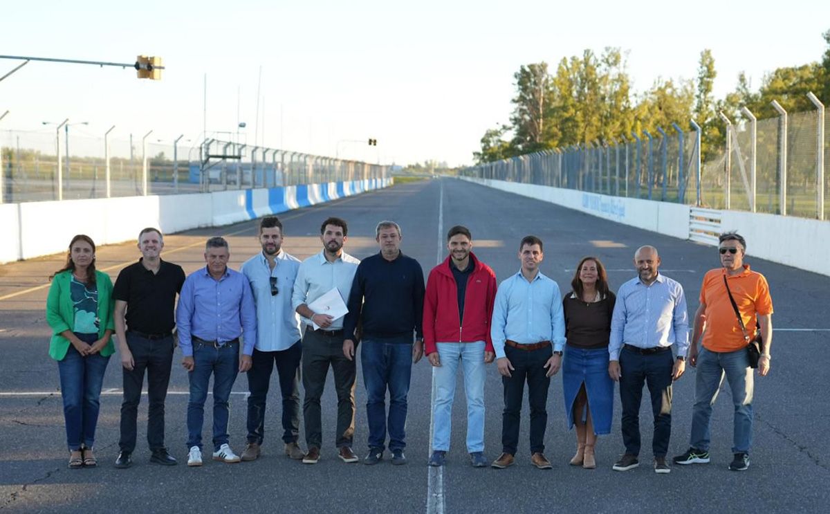 Pullaro en Rafaela: "Invertimos para que haya eventos masivos en toda la provincia y generen trabajo y desarrollo". Pullaro en Rafaela: "Invertimos para que haya eventos masivos en toda la provincia y generen trabajo y desarrollo".