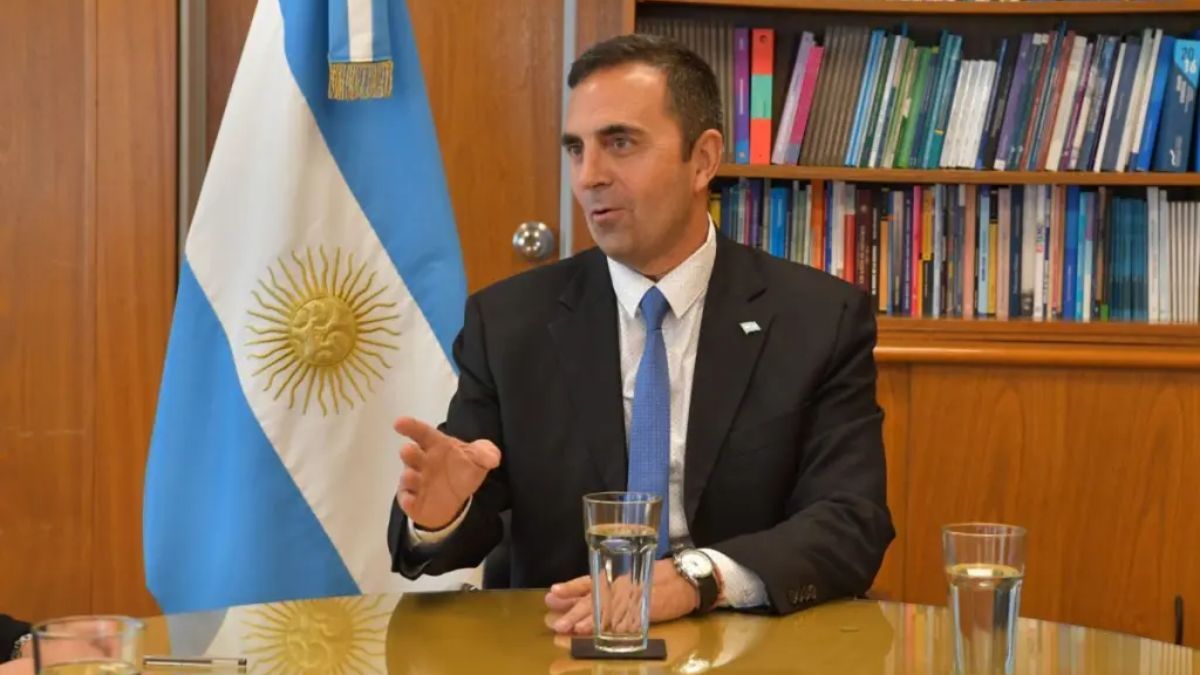 Julio Cordero explicó que la reforma busca un “salario dinámico” ligado a la productividad y resultados de las empresas. Julio Cordero explicó que la reforma busca un “salario dinámico” ligado a la productividad y resultados de las empresas.