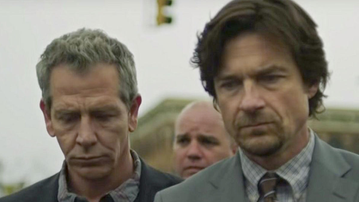 Ben Mendelsohn encabeza la investigación en The Outsider, el thriller psicológico que ya es un fenómeno en la plataforma.
