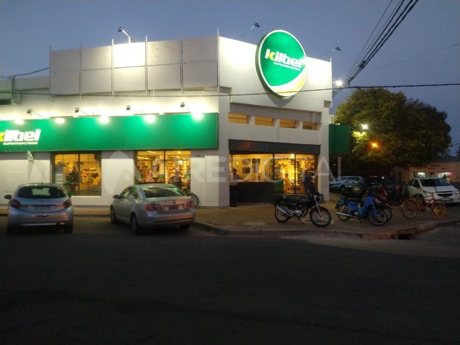 Los sujetos amedrentaron a los clientes presentes.
