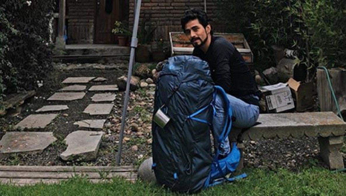 El periodista que abandonó todo para recorrer a dedo Latinoamérica en busca de historias de vida.