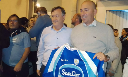 El presidente de Atlético de Rafaela presentaría la renuncia. El presidente de Atlético de Rafaela presentaría la renuncia.