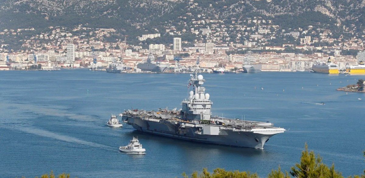 Todos se preguntan c&oacute;mo lleg&oacute; el virus a bordo y la nave ya se dirige a la base francesa de Toulon