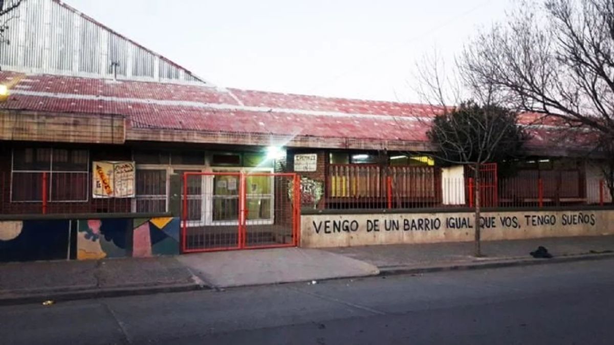 Fue hospitalizada tras ser atacada con elemento cortopunzante en Neuquén.