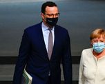 El ministro de Salud de Alemania, Jens Spahn junto a la canciller Ángela Merkel. El ministro de Salud de Alemania, Jens Spahn junto a la canciller Ángela Merkel.