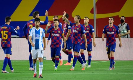 Barcelona no le pierde pisada al Real Madrid en la definición de La Liga. Barcelona no le pierde pisada al Real Madrid en la definición de La Liga.