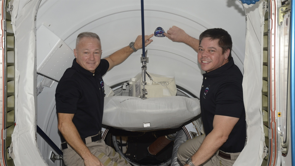 Termina la misi&oacute;n de Douglas Hurley y Robert Behknen este s&aacute;bado y regresan a la Tierra. A las 20:34 horas de este s&aacute;bado se desacoplar&aacute;n de la estaci&oacute;n espacial. Llegar&aacute;n a la Tierra el domingo.