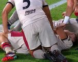 Andrew Teuten le dio el triunfo a Colón sobre Boca gracias a una definición de zurda sobre el final del partido. Andrew Teuten le dio el triunfo a Colón sobre Boca gracias a una definición de zurda sobre el final del partido.