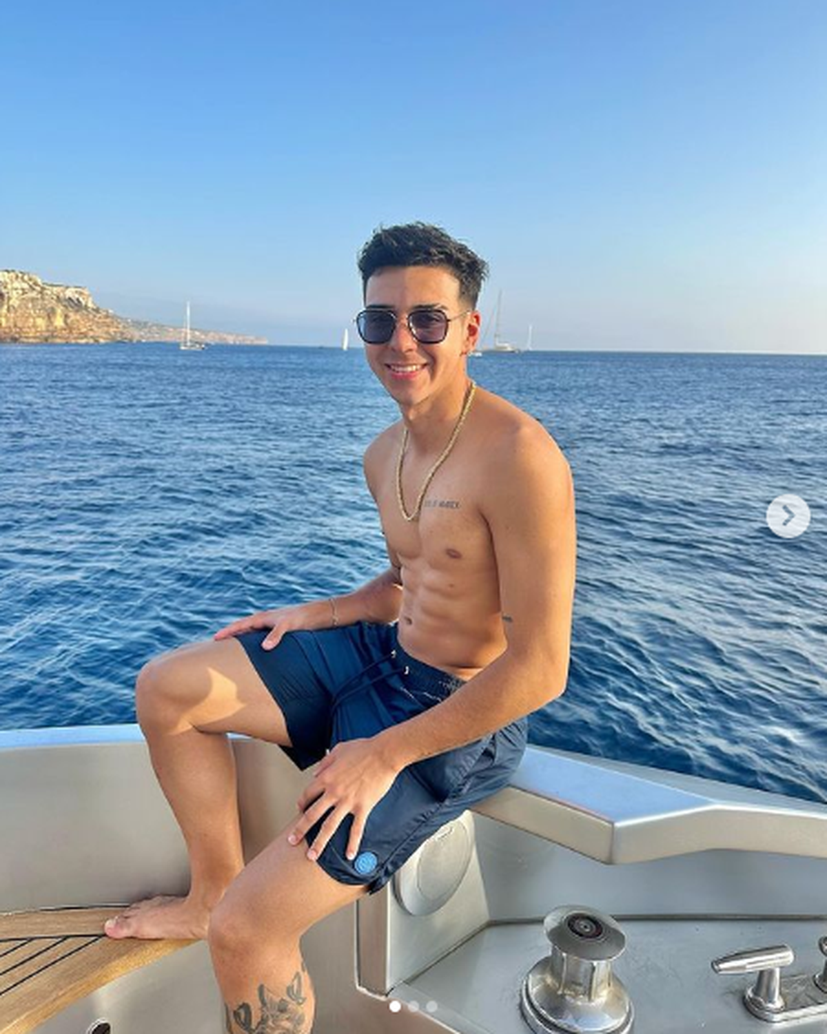 Así está el hijo del Pocho Lavezzi. Así está el hijo del Pocho Lavezzi.