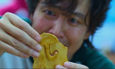 El show no solo trepó a los primeros puestos de lo más visto de Netflix, sino que superó las 1600 millones de horas en los primeros 28 días desde su estreno. El show no solo trepó a los primeros puestos de lo más visto de Netflix, sino que superó las 1600 millones de horas en los primeros 28 días desde su estreno.