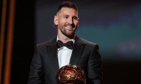 Lionel Messi lidera la historia del Balón de Oro con ocho premios y se convirtió en el futbolista más galardonado desde la creación de la distinción en 1956. Lionel Messi lidera la historia del Balón de Oro con ocho premios y se convirtió en el futbolista más galardonado desde la creación de la distinción en 1956.