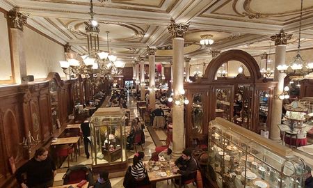 Café La Ideal. Café La Ideal.