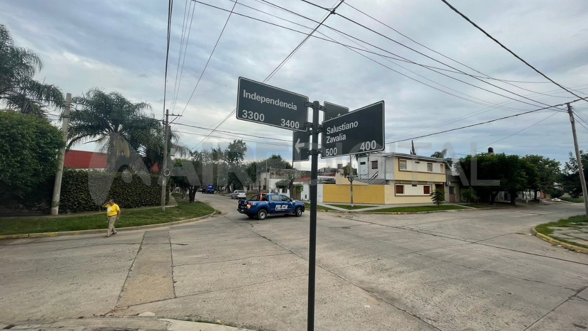 dos hombres interceptaron y persiguieron a otro de 20 años identificado como Matías Leiva, para atacarlo con un arma de fuego. dos hombres interceptaron y persiguieron a otro de 20 años identificado como Matías Leiva, para atacarlo con un arma de fuego.