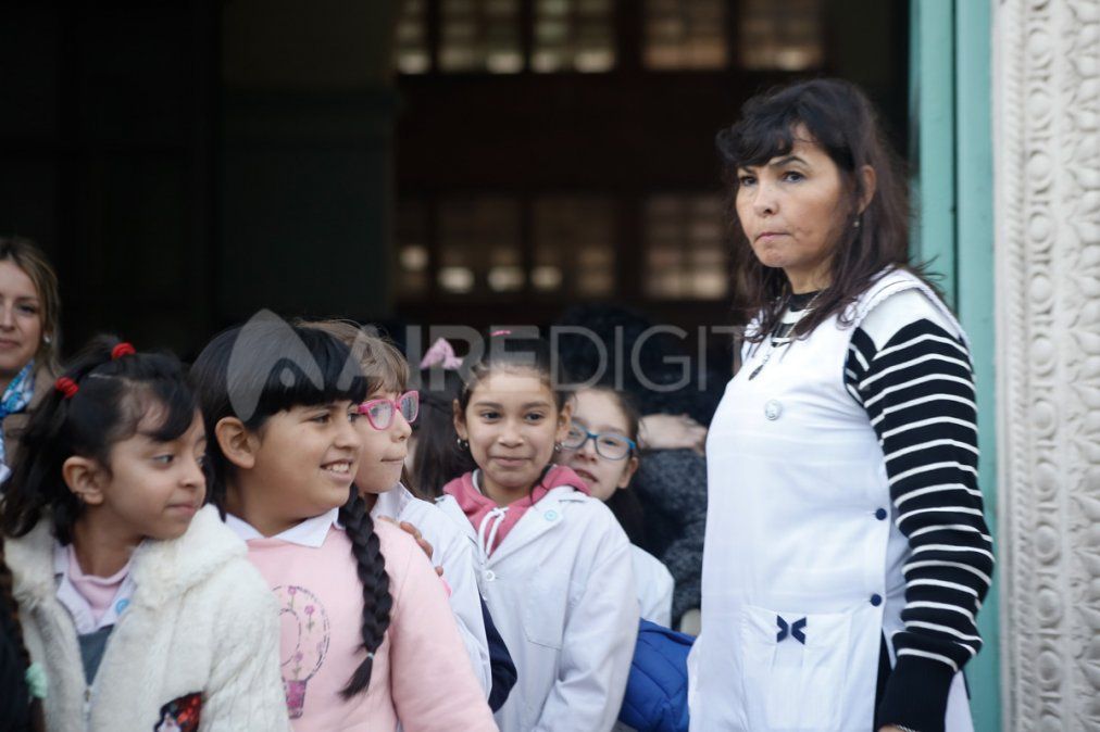 Los docentes de la provincia de Santa Fe retoman este lunes las clases.